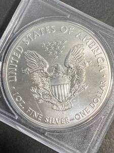 lot 50 image: 2017 AMERICAN SILVER EAGLE 1 TROY OZ .999 FINE SILVER IN CASE