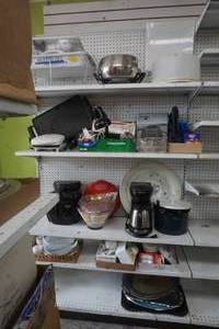 lot 13 image: Kitchenware