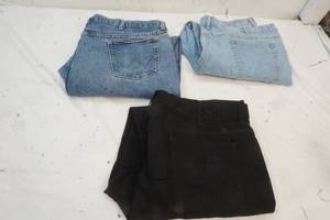 lot 43 image: Large mens jeans
