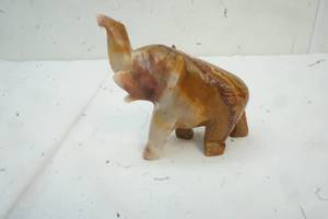 lot 66 image: Mexico Onyx Elephant