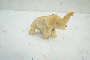 lot 67 image: Mexico Onyx Elephant