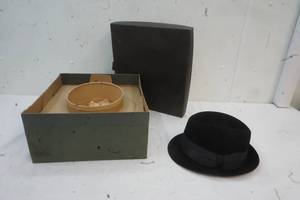 lot 95 image: Vintage Towncreat XXX Beaver Derby Mens hat in Box Germany hat