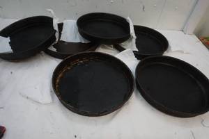 lot 105 image: 6-Commercial 14 Deep Dish Pizza Pans