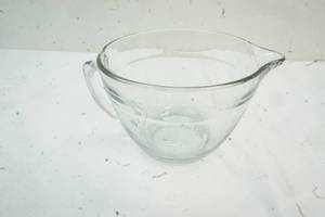 lot 123 image: Kitchenware