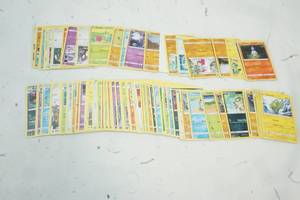 lot 152 image: Variety of Trading Pokmon Cards