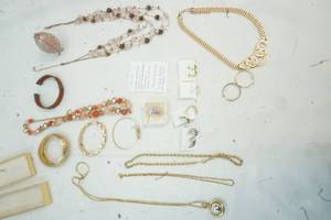 lot 179 image: Variety Jewelry Mix