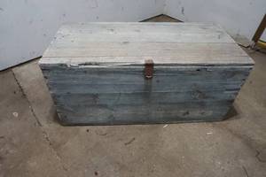 lot 202 image: Vintage Wooden Chest