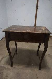 lot 209 image: Vintage Primitive wash stand