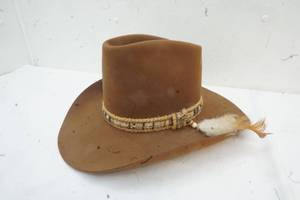 lot 220 image: Resistor Stagecoach Hat