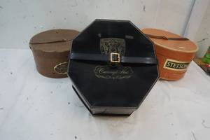 lot 256 image: 4 Vintage Empty Hat Boxes
