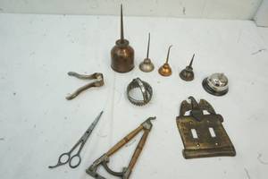 lot 259 image: Vintage Oil Cans, Scissors, cookie cutter, Grapefruit Corer
