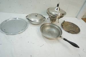 lot 298 image: Vintage Dinnerware