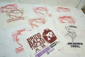lot 321 image: MN Twins 2002, 1987 Homer Hanky, Viking Hanky