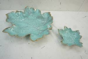 lot 323 image: California Original Leave Bowls