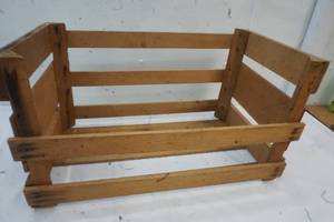 lot 330 image: Wood Crate