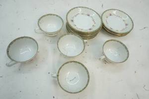 lot 361 image: Cherry China