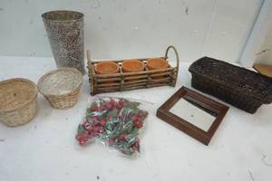 lot 374 image: Variety of BasketsPlanters