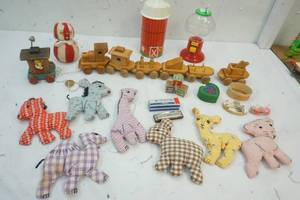lot 376 image: Vintage Kid Toys