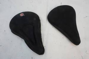 lot 385 image: 2 Gel Bike Seat Covers