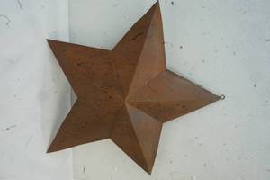 lot 392 image: Star Decor Indooroutdoor