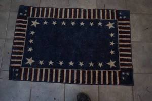 lot 395 image: Patriot Area Rug