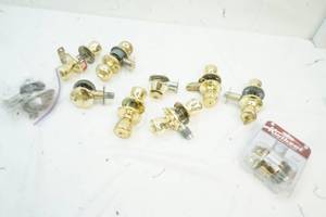 lot 413 image: Variety of Door Hardware