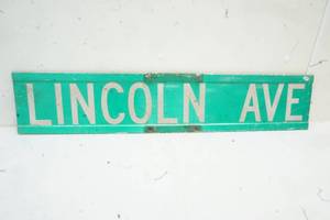lot 431 image: Street Sign Lincoln Ave