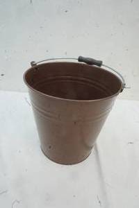 lot 449 image: Brown Tin Bucket