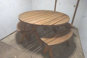 lot 460 image: Round Picnic Table with 4 Benches