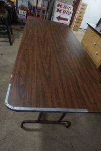 lot 461 image: Brown Folding Table