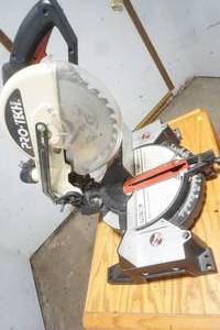 lot 463 image: 10 compound Miter Saw