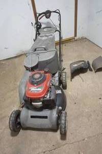 lot 465 image: Honda EZ start, EZ Walk 21 Blade with Bagger