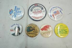 lot 45 image: Variety of Button