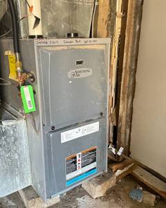 lot 182 image: Natural Gas Furnace