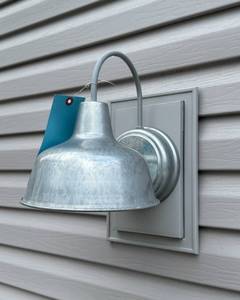 lot 16 image: Five Exterior Lights