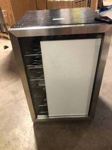lot 11 image: Vissani 4.3 Cu. ft. Wine and Beverage Cooler in Stainless Steel   Customer Returns See Pictures
