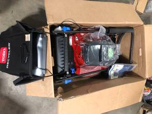 lot 13 image: Toro 60V Max 22 Recycler Mower  Customer Returns See Pictures