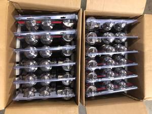 lot 16 image: 12 pack of Defiant Door Handles Customer Returns See Pictures