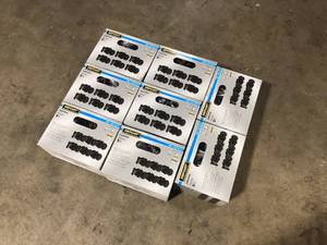 lot 49 image: Lot of Defiant Hartford Matte Black BedBath Door Knob Contractor Pack (6-Piece) Customer Returns See Pictures