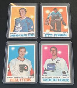lot 119 image: 1970 Topps Hockey 4 Card Vintage Lot - #82, 87, 107, 117 Cards