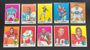 lot 212 image: 1969 Topps 10 Card Vintage Football Lot