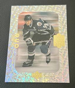 lot 231 image: Wayne Gretzky Foil Insert 1999 Upper Deck Great One Living Legend #GO8 Hockey Card