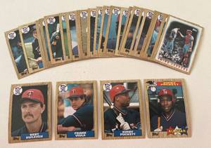 lot 248 image: Minnesota Twins 1987 Topps 28 Card Team Set - Puckett - Baseball Cards