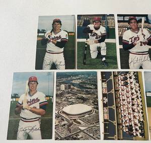 lot 254 image: 1983 Minnesota Twins Team Issues Post Cards - Lot of 9