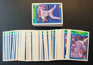 lot 202B image: 1990 Score Rising Stars Set of 100 w Ken Griffey Jr. Baseball Cards