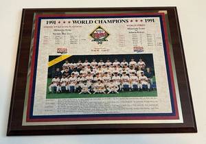 lot 47C image: Minnesota Twins 1991 Word Series Champions Plaque 12x15 Baseball