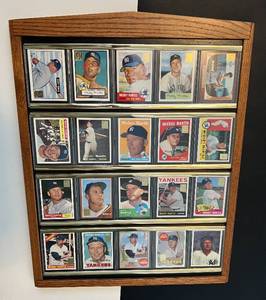 lot 31C image: Mickey Mantle Reproduction Set of 20 Cards in Nice Wood Display, Ready to Hang Baseball Cards