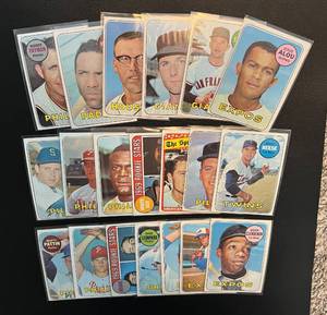 lot 63C image: 1969 Topps Baseball 20 Card Vintage Lot
