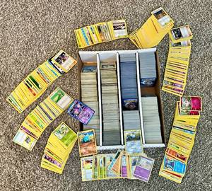 lot 10D image: Pokmon Monsterbox Full of Thousands of Cards