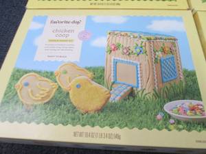 4- Chicken Coop Easter Decorating K...